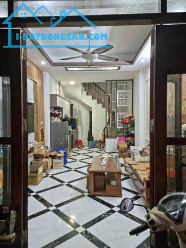 BÁN NHÀ AN DƯƠNG VƯƠNG – TÂY HỒ – 30M² – 5 TẦNG – GIÁ NHỈNH 6 TỶ – NHÀ ĐẸP Ở NGAY