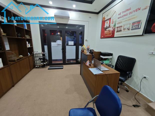 Bán biệt thự ngõ 32 Cổ Linh - Long Biên DT 100m, 5 tầng, MT 20m, giá 28 tỷ, đường 10m.