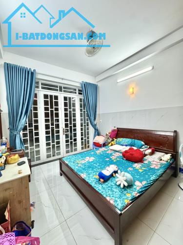 Bán nhà 3 tầng BTCT, 69m2, 5PN,3 bước ra MT Lê Văn Việt, Hiệp Phú, Q9 - 1