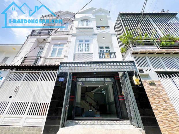 Bán nhà hẻm xe hơi tại TT Nhà Bè - Diện tích: 4,35m x 10,75m - Giá bán: 5 Tỷ 750 Triệu