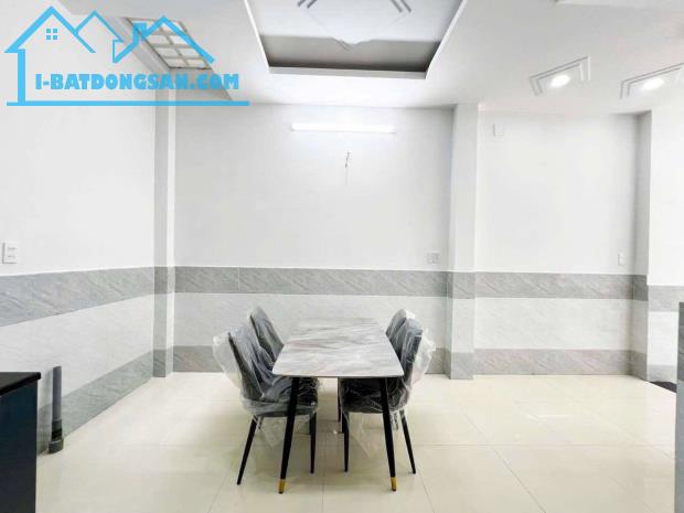 Bán nhà hẻm xe hơi tại TT Nhà Bè - Diện tích: 4,35m x 10,75m - Giá bán: 5 Tỷ 750 Triệu - 5