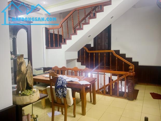 Bán mặt tiền Hải Châu, 80m2, ngang 5m, 3 tầng, 4pn, chỉ 5 tỷ 9