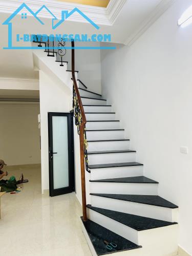 BÁN NHÀ PHÂN LÔ HOÀNG VĂN THÁI, gara oto, thang máy, mt 4.7m, dt 55m2, 20.2 tỷ
