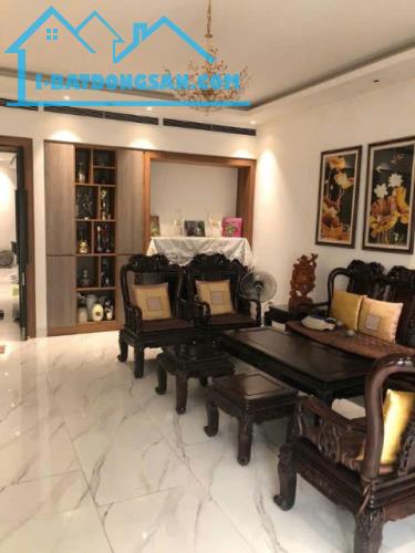 BÁN GẤP NHÀ PHỐ NGUYỄN CHÁNH - SẦM UẤT - 60M2 MT 4,2M 4 TẦNG - 24 TỶ - 1