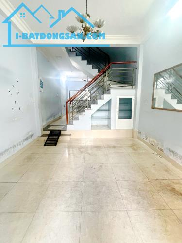 Bán nhà 3 lầu hẻm xe hơi đường Dương Bá Trạc P.1 Quận 8 - 1