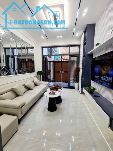 CHÙA LÁNG - NHÀ ĐẸP - NGÕ THÔNG RỘNG THOÁNG - Ở SƯỚNG - KINH DOANH - 50M² NHỎ 13 TỈ