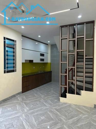Nhà riêng 5 tầng, 3PN + 4WC/PT, thiết kế hiện đại, nội thất cơ bản, hướng Tây Nam. - 1