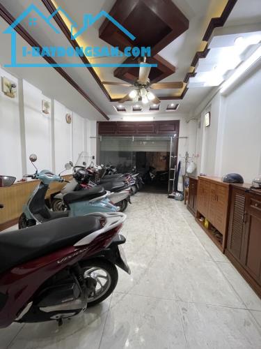Bán nhà Lê Văn Lương, ô tô 5 chỗ ngủ trong nhà, 2 thoáng, 48m2, hơn 11 tỷ - 1