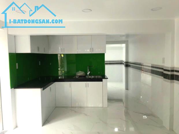 Bán Nhà Mặt Tiền Quận 4 – Căn Góc 3 Mặt Tiền – Khu Kinh Doanh Sầm Uất – 2 Tầng x 64m² - 2