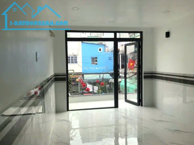 Bán Nhà Mặt Tiền Quận 4 – Căn Góc 3 Mặt Tiền – Khu Kinh Doanh Sầm Uất – 2 Tầng x 64m² - 3