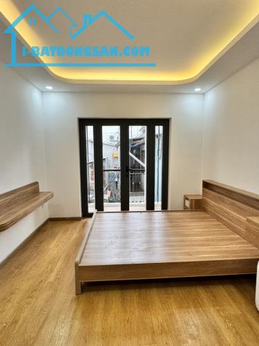 Nhà mới, hẻm vài bước ra xe hơi. 3tầng 3pn, 36M2 👉 6,9 tỷ. Đường Trần Quang Khải, Q1. - 3