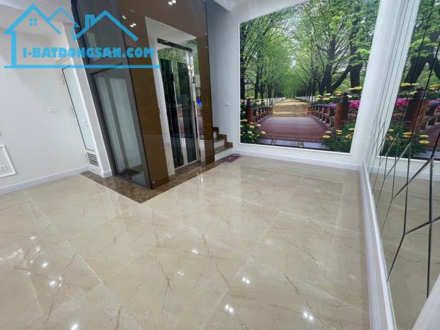 BÁN NHÀ PHÂN LÔ VIP CẦU GIẤY, GARA Ô TÔ, 2 THOÁNG, THANG MÁY NHẬP KHẨU, KINH DOANH, 60M2,