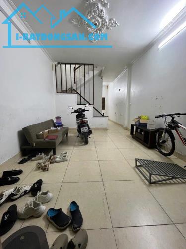 Ngọc Khánh 45m2 x Mặt tiền 4M - Ngõ to, thoáng sáng - Ô tô vào nhà - 1