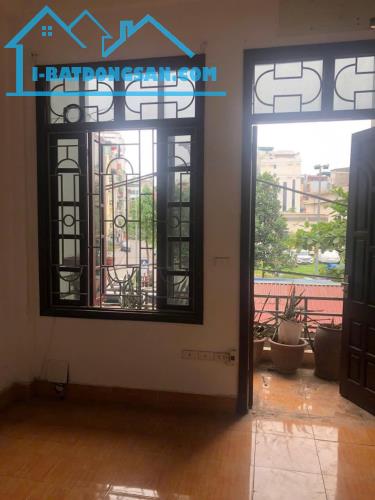 Cho thuê nhà riêng Nguyễn Hoàng, Mai Dịch, Cầu Giấy 60m x 3T giá 18.5tr, để ô tô thoải mái - 3
