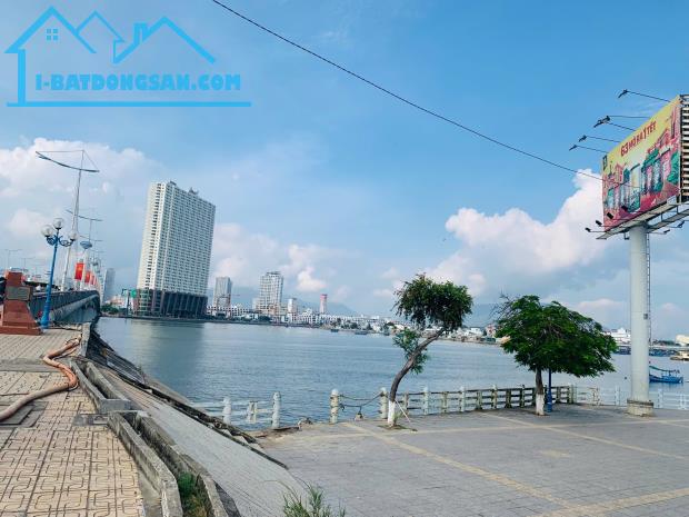 Bán nhà mặt tiền Tháp Bà , Nha Trang .Diện tích 90m 3 mặt thoáng Giá bán 18 tỷ 
Lh e Hải