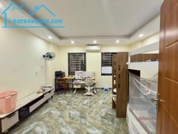MUA NHÀ CẦU ĐƠ 33M X 5 TẦNG – NGÕ THÔNG – GẦN CHỢ HÀ ĐÔNG – 6 TỶ 5