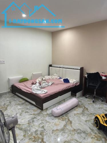 **Bán nhà hẻm Nguyễn Trọng Tuyển** p3, quận Tân Bình; (5*9) 3 tầng, 6 tỷ - 2