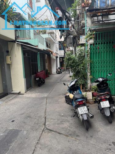 **Bán nhà hẻm Nguyễn Trọng Tuyển** p3, quận Tân Bình; (5*9) 3 tầng, 6 tỷ - 3
