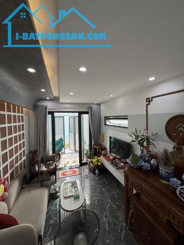 Cần bán gấp nhà mới, lô góc Nguyễn Sỹ Sách-Tân Bình, 50m, gần sân bay, chỉ 5.x tỷ, bao rẻ