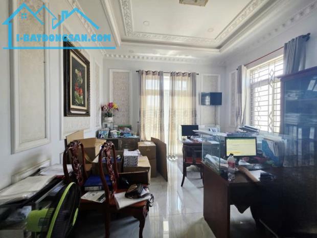 Bán nhà 152m² 3 tầng, 5PN, 4WC, Hiệp Bình Chánh, Thủ Đức - 15.1 tỷ