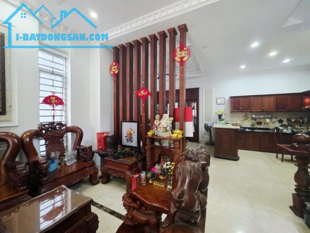 Bán nhà 152m² 3 tầng, 5PN, 4WC, Hiệp Bình Chánh, Thủ Đức - 15.1 tỷ - 2