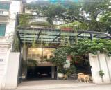 Bán Biệt thự Hồ Tây, 90m2 x 4T x MT 8m, Lô góc, Gara Oto, Nội thất xịn, Ngõ thông - Hướng