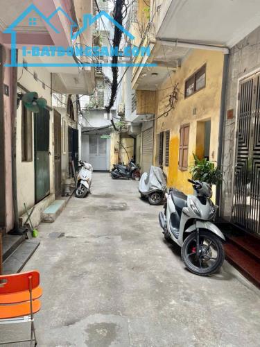 TT QUẬN 10, SÁT MẶT TIỀN NGÔ QUYỀN, KD SẦM UẤT, Ở SƯỚNG, 40m2, 5 tầng, 6.7 TỶ