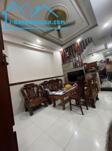 Bán nhà 85m2, 3PN, hẻm 8m thông, tặng nội thất, Lê Hồng Phong, Thuận An, Bình Dương. - 1