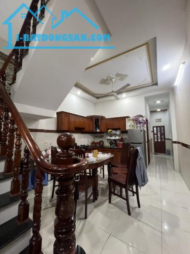 Bán nhà 85m2, 3PN, hẻm 8m thông, tặng nội thất, Lê Hồng Phong, Thuận An, Bình Dương. - 2
