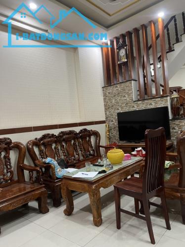 Bán nhà 85m2, 3PN, hẻm 8m thông, tặng nội thất, Lê Hồng Phong, Thuận An, Bình Dương. - 3