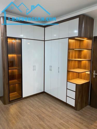 BÁT KHỐI- LONG BIÊN -NHÀ MỚI ĐẸP Ở NGAY - NỘI THẤT XỊN SÒ - NGÕ THÔNG- GIÁ 4.9 tỷ - 1