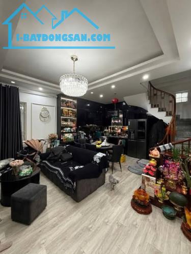 🏡 Bán nhà 5 tầng Bồ Đề, Long Biên, 30m2, Dân xây, Gần Hồ, Ở ngay, 6 tỷ 35 - 7