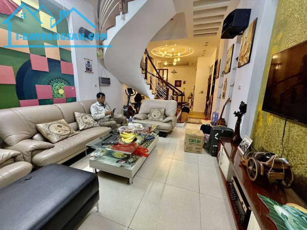ĐỘI CẤN - GẦN PHỐ - NHÀ ĐẸP Ở LUÔN - THOÁNG SÁNG - THIẾT KẾ ĐỘC ĐÁO - 70M² NHỈNH 14 TỈ