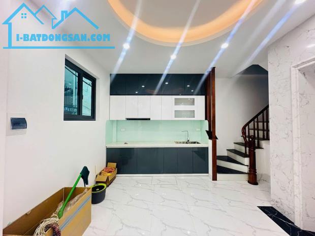 Nhà Đẹp, Mới, Lô góc,Thang Máy nhập, ô tô vào nhà Giáp Bát, Hoàng Mai 52m2 ,6 tầng, 12,tỷ - 1