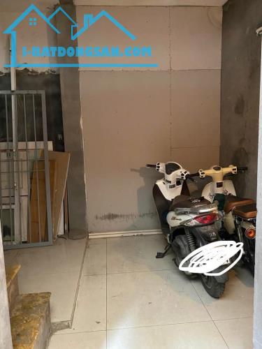 Cho thuê nhà ngõ phố Lê Đại Hành Hai Bà Trưng 40m x 3 tầng, giá 7.3tr/tháng - 2