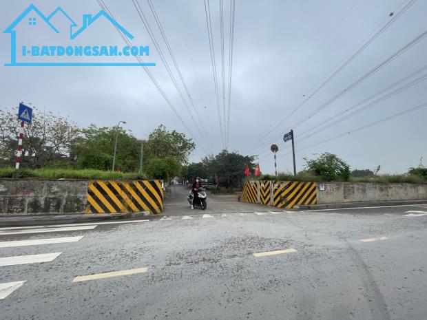 TÌNH QUANG- LONG BIÊN- NHÀ DÂN XÂY CHẮC CHẮN - DIỆN TÍCH RỘNG - Ô TÔ THÔNG - GIÁ 7,350TỶ - 4