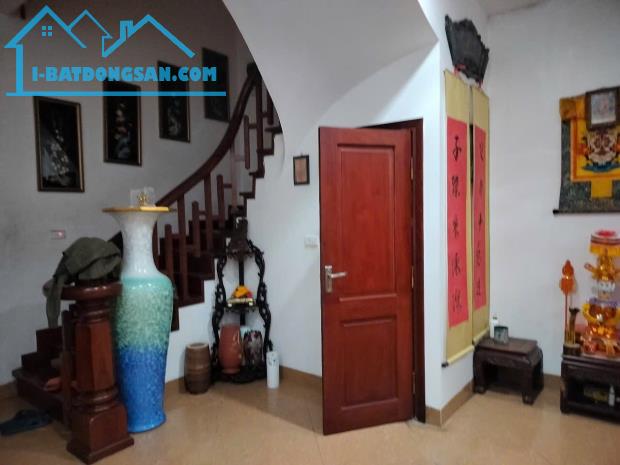 Cho thuê nhà nguyên căn ngõ Gốc Đề, 3 tầng x 40m2, 3 ngủ, 7.5 Triệu - 2