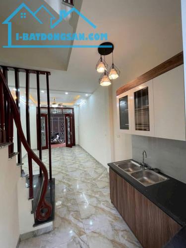 Chỉ 2,65 tỷ có ngay nhà 34m 5 tầng Phụng châu, khu dân cư đông đúc, giá rẻ nhất khu vực - 1
