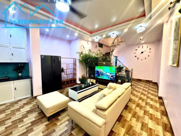 162 KHƯƠNG ĐÌNH – LÔ GÓC MẶT TIỀN 5.3M – CĂN NHÀ KHÔNG DÀNH CHO NGƯỜI CHẬM TAY