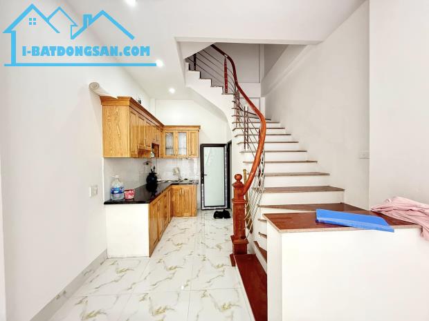 SIÊU PHẨM 5 TẦNG  PHÚC LỢI- LONG BIÊN– Ô TÔ QUA NHÀ –CHỈ 6.45 TỶ