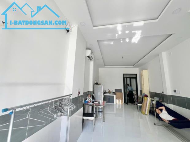 nhà đẹp gần eaon bình tân xe hơi ngủ trong nhà 3tầng 5phòng ngủ chủ gấp bán ace nhanh tay - 4