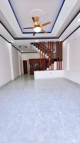 Nhà mặt tiền đường thông 3.75 tỷ/97 m2/1 lầu 1 trệt, sân ô tô - 3