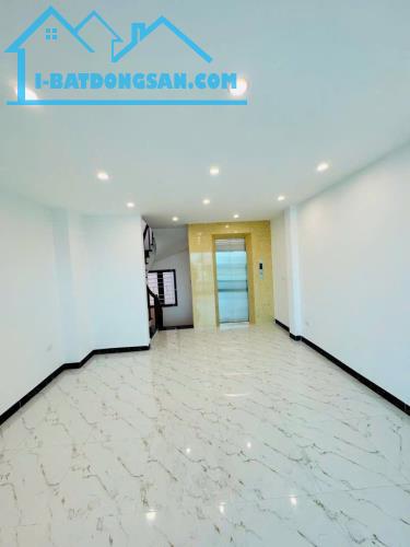 BÁN NHÀ PHỐ HỒNG TIẾN -ÁI MỘ VỊ TRÍ HIẾM -KINH DOANH ĐỈNH -THANG MÁY - 59 M- 14,95TỶ