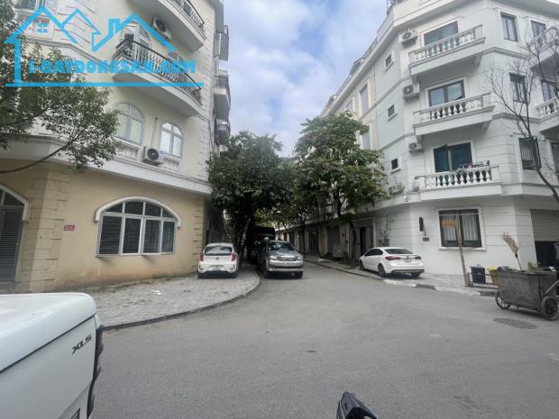 + chính chủ gửi bán liền kề khu đô thị đô nghĩa 100m2 xây 5 tầng, 2 mặt tiền trước sau đườ