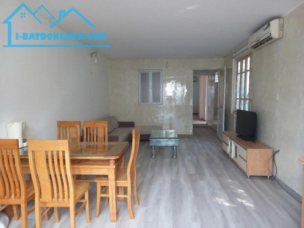 Cho thuê căn hộ tầng 4 Phố Tạ Quang Bửu, 65m2, 2 ngủ, 7.5 Triệu