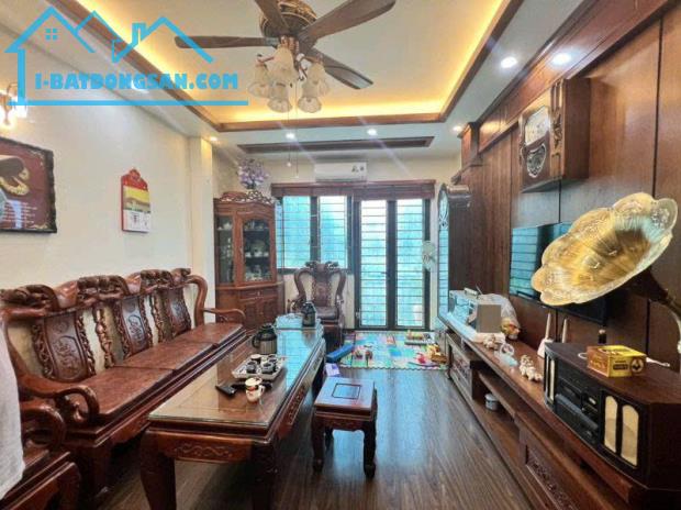 BÁN NHÀ MẶT PHỐ NỘI THẤT SỊN SÒ VIEW HỒ LINH ĐÀM 40M 5 TẦNG - 2