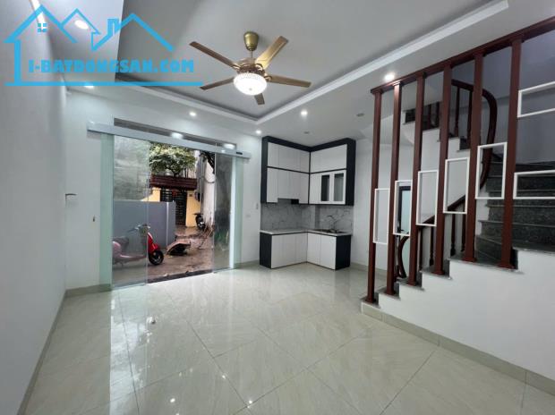 Cần Bán Nhà Lĩnh Nam 31m 5 Tầng 4 Phòng Xây Mới Giá 5.95Tỷ Sổ Chính Chủ - 2