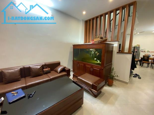 NHÀ ĐẸP - 4 NGỦ -3 VỆ SINH- GẦN OTO- TRUNG TÂM QUẬN ĐỐNG ĐA - 2