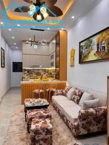 Nhà Đẹp Gần Đường Ô TÔ Hoàng Mai 25m, 5 tầng, mt 3m, giá 5.8 tỷ. - 1