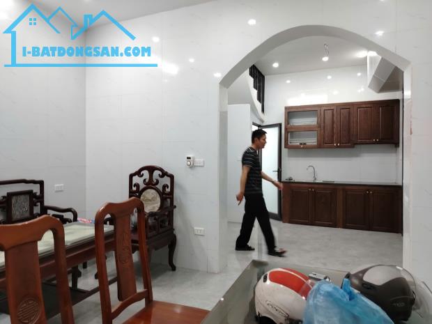 Cho thuê nhà nguyên căn mới 162 Khương Trung 3 tầng x 35m2, 3 ngủ, 3 WC, 10 Triệu - 4